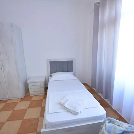 Fishta And فيلة *