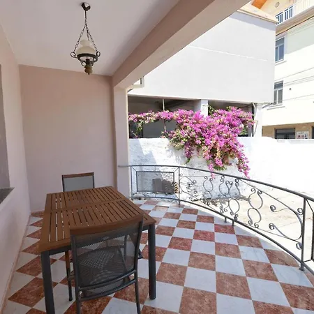 Fishta And Βίλα *