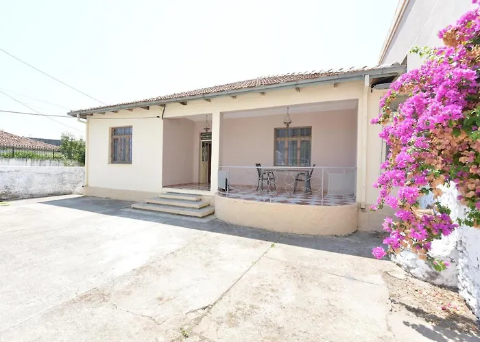 Fishta And * שקודר